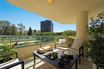 Swimming Pool Photo of 4B 328 Taylor Way, West Vancouver, BC