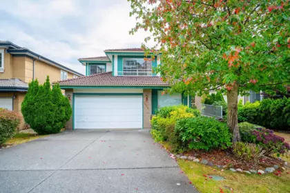 Living Room Photo of 1683 Kingfisher Crescent, Coquitlam, BC