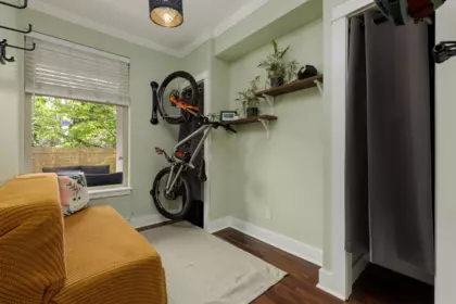 Hallway Photo of 201 118 W 22nd Street, North Vancouver, BC