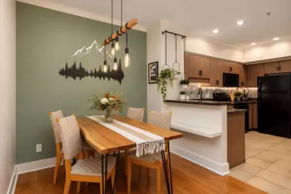 Kitchen Island Photo of 201 118 W 22nd Street, North Vancouver, BC