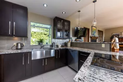 Breakfast Nook Photo of 350 E Windsor Road, North Vancouver, BC
