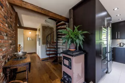 Kitchen Photo of 350 E Windsor Road, North Vancouver, BC