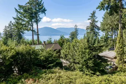Kitchen Photo of 475 Bayview Road, Lions Bay, BC