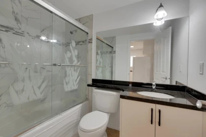 Hot Tub / Spa Photo of 166 E 51st Avenue, Vancouver, BC