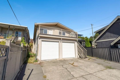 Mudroom Photo of 166 E 51st Avenue, Vancouver, BC