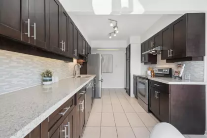 Kitchen Photo of 2288 Kings Avenue, West Vancouver, BC