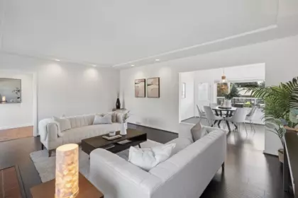 Living Room Photo of 2288 Kings Avenue, West Vancouver, BC