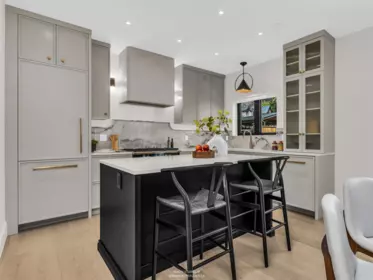 Kitchen Island Photo of 2 4088 Maple Crescent, Vancouver, BC