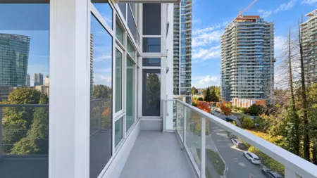 Office / Den Photo of 605 13350 Central Avenue, Surrey, BC