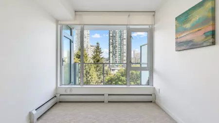 Walk-In Closet Photo of 605 13350 Central Avenue, Surrey, BC