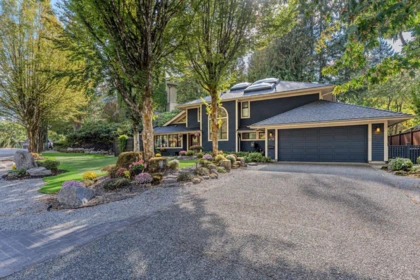 Outdoor Kitchen Photo of 4739 Woodgreen Drive, West Vancouver, BC