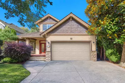 15527 37a Avenue, Surrey, BC, Surrey — Single Family Residence for sale