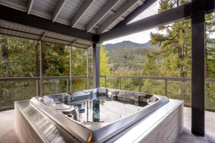 2817 Clifftop Lane, Whistler, BC, Whistler — Single Family Residence for sale