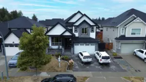 27641 Lunderberg Avenue, Abbotsford, BC