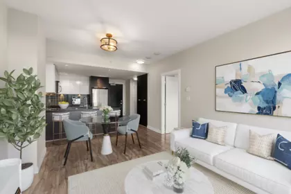802 2968 Glen Drive, Coquitlam, BC, Coquitlam — Apartment/Condo for sale