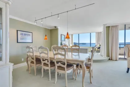 902 1972 Bellevue Avenue, West Vancouver, BC, West vancouver — Apartment/Condo for sale