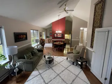 306 5565 Barker Avenue, Burnaby, BC, Burnaby — Apartment/Condo for sale