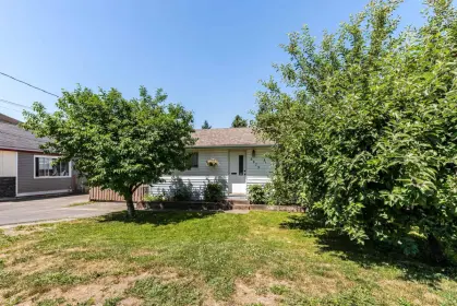 8879 Edward Street, Chilliwack, BC, Chilliwack — Single Family Residence for sale