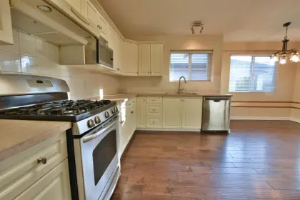 859 165a Street, Surrey, BC, Surrey — Single Family Residence for sale