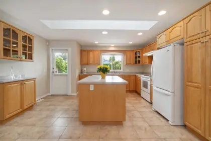12140 Blossom Street, Maple Ridge, BC, Maple ridge — Single Family Residence for sale