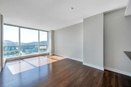 1902 2968 Glen Drive, Coquitlam, BC, Coquitlam — Apartment/Condo for sale