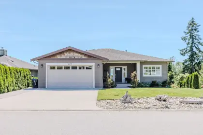 6397 Jasper Road, Sechelt, BC, Sechelt — Single Family Residence for sale