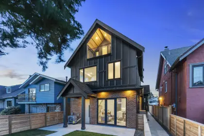 2551 Triumph Street, Vancouver, BC, Vancouver — Half Duplex for sale