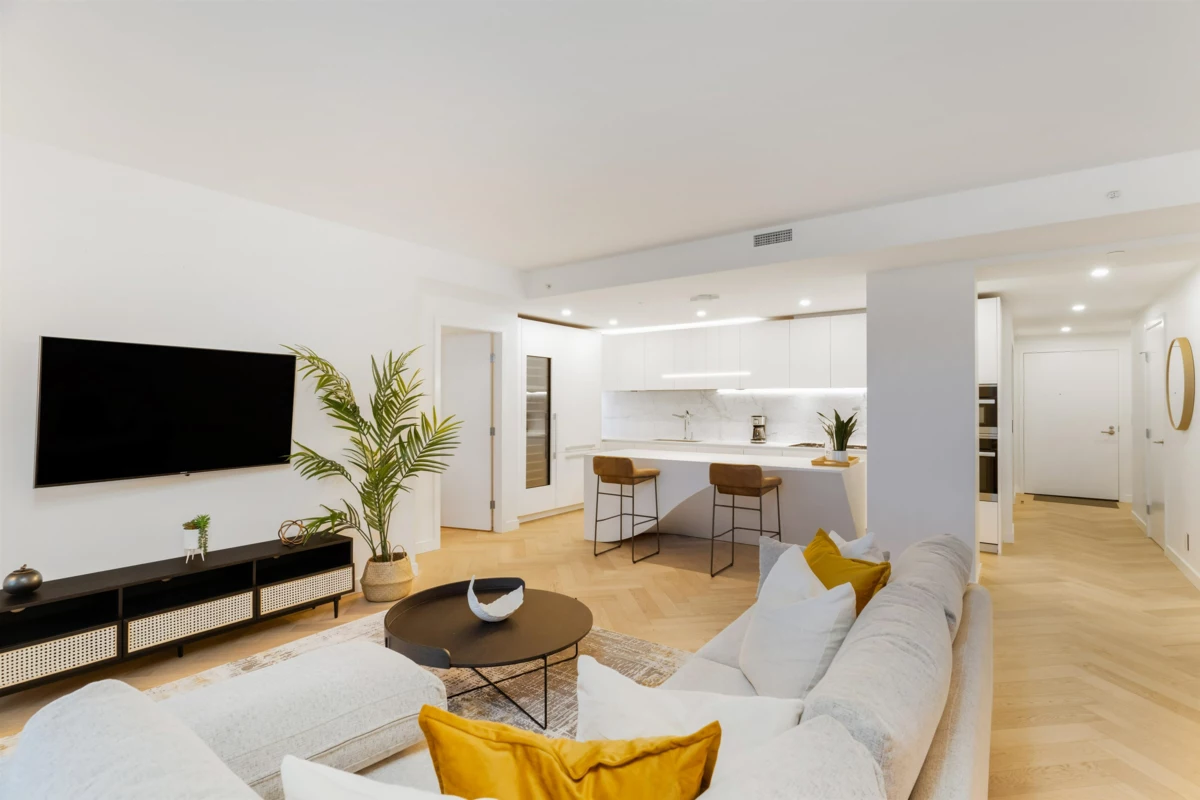 Kitchen Island Photo of 4906 1480 Howe Street, Vancouver, BC