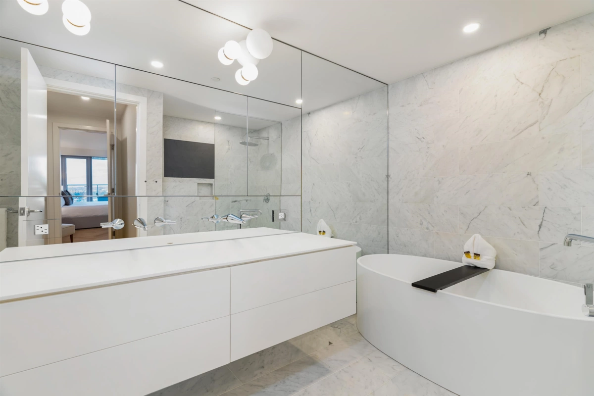 Primary Bathroom Photo of 4906 1480 Howe Street, Vancouver, BC