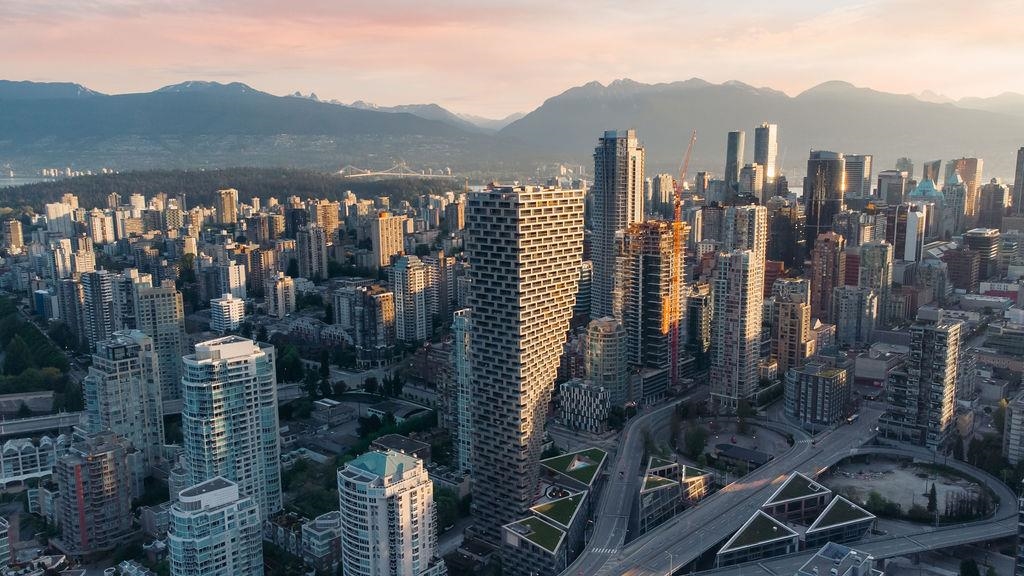Swimming Pool Photo of 4906 1480 Howe Street, Vancouver, BC