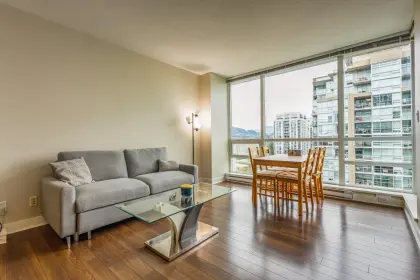 2606 2968 Glen Drive, Coquitlam, BC, Coquitlam — Apartment/Condo for sale