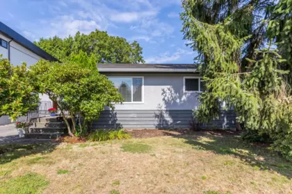 15873 Vine Avenue, White Rock, BC, White Rock — Single Family Residence for sale