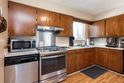 Pantry Photo of 15873 Vine Avenue, White Rock, BC