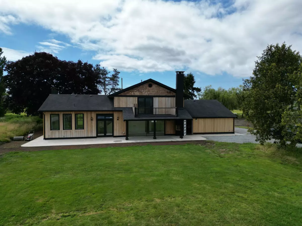 Entry Foyer Photo of 5465 34b Avenue, Ladner, BC