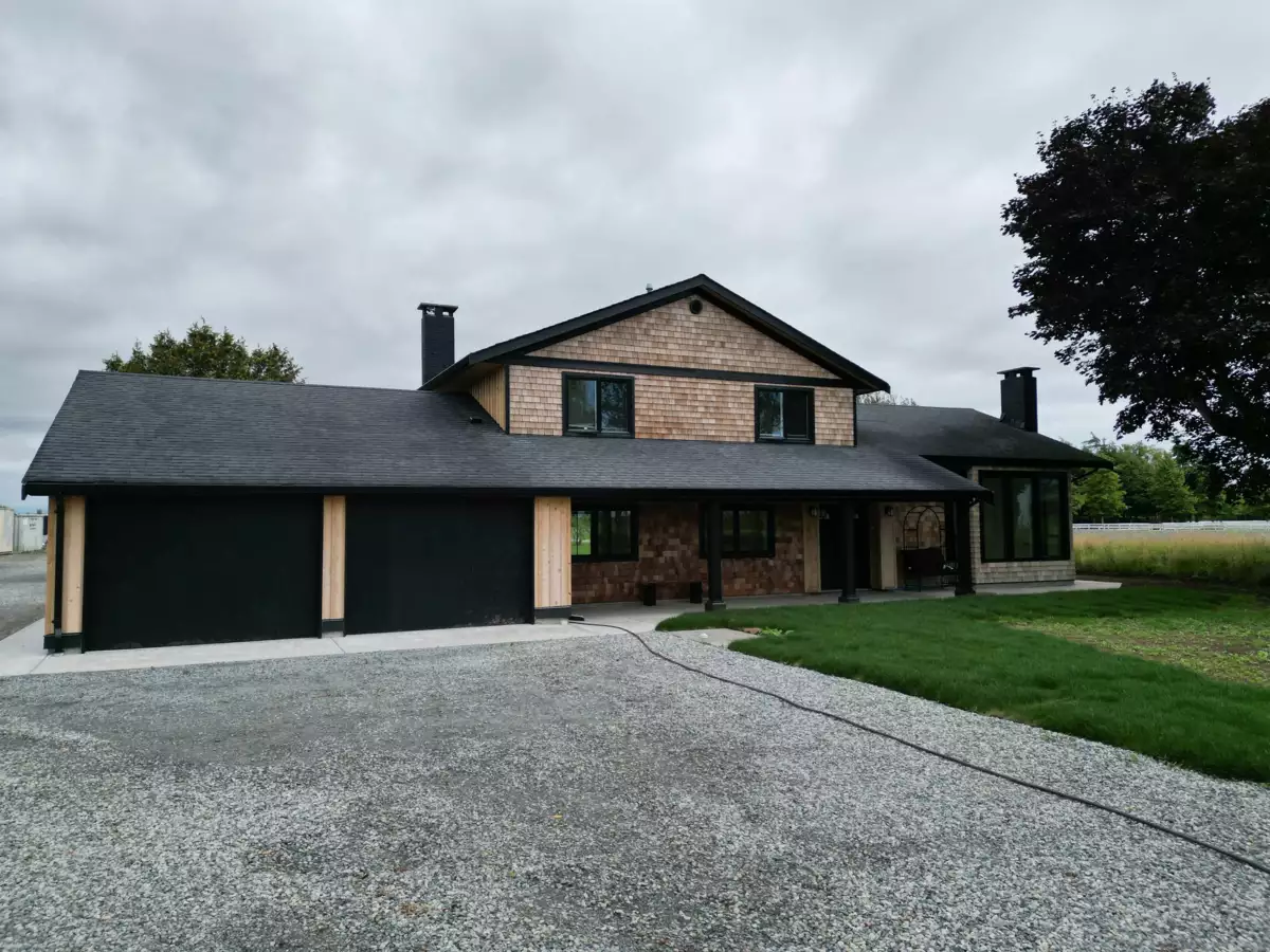 Living Room Photo of 5465 34b Avenue, Ladner, BC