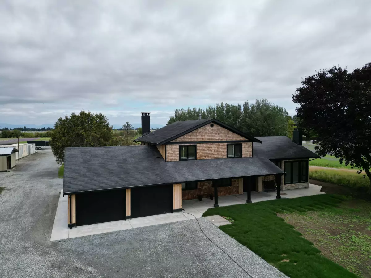 Primary Bathroom Photo of 5465 34b Avenue, Ladner, BC
