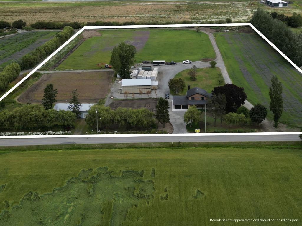 Swimming Pool Photo of 5465 34b Avenue, Ladner, BC