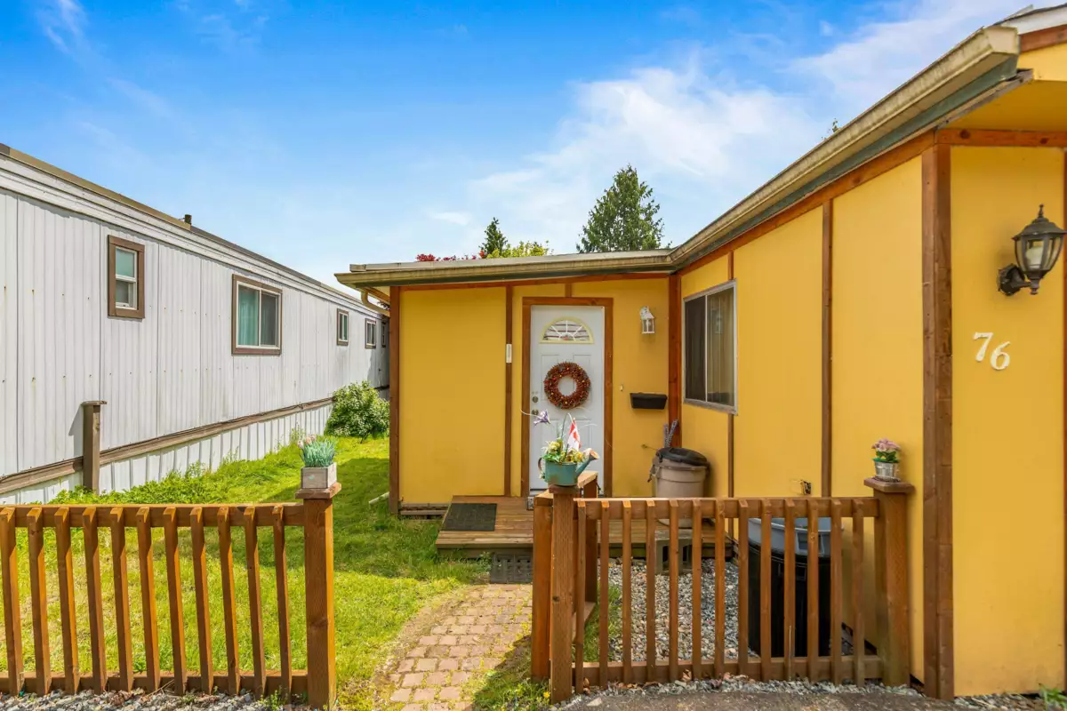 Family Room Photo of 76 10221 Wilson Street, Mission, BC