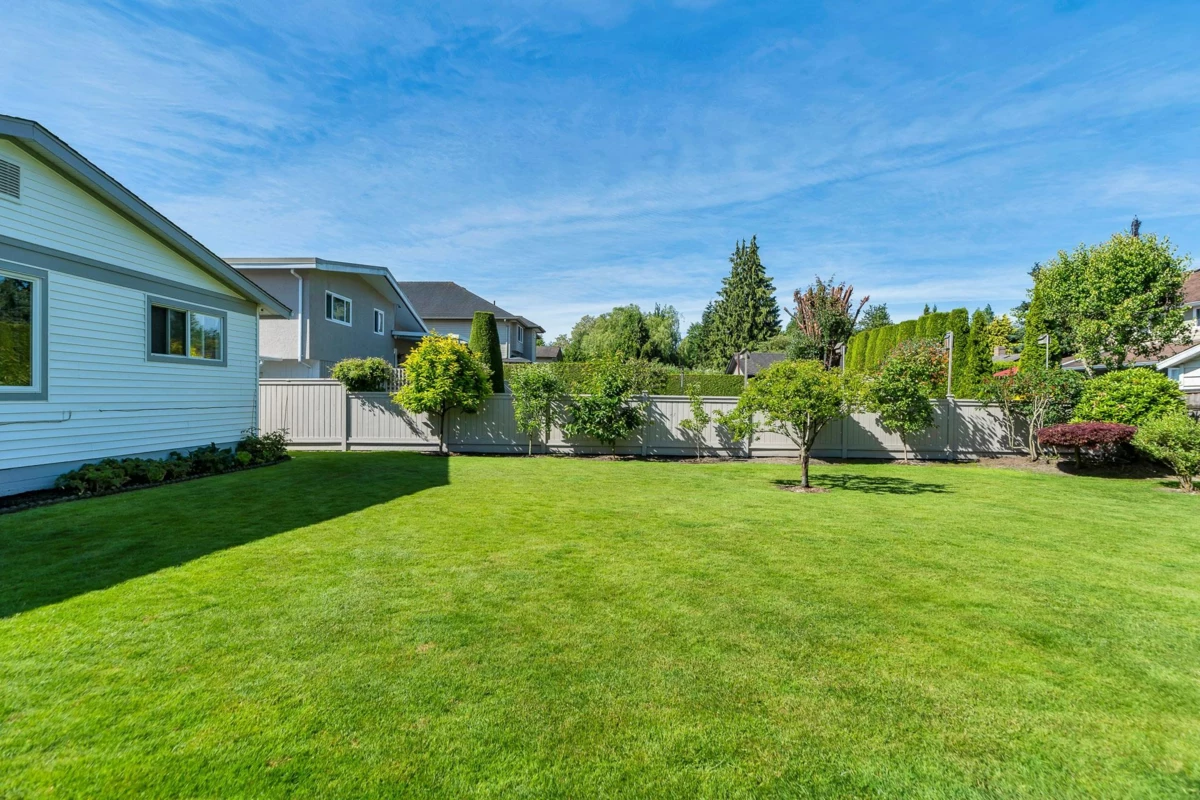 Hot Tub / Spa Photo of 5233 Westminster Avenue, Delta, BC