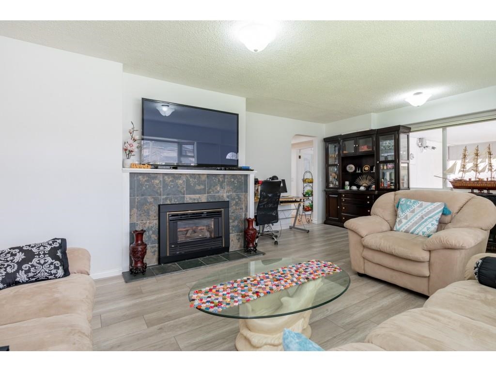 Kitchen Island Photo of 5233 Westminster Avenue, Delta, BC