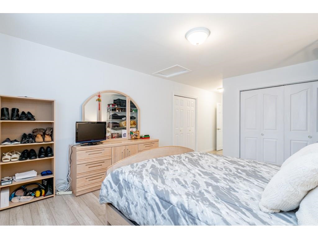 Powder Room Photo of 5233 Westminster Avenue, Delta, BC