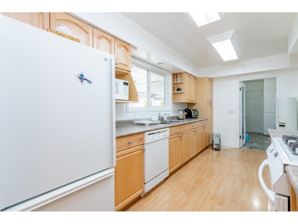 Primary Bathroom Photo of 5233 Westminster Avenue, Delta, BC