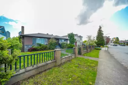 Backyard Photo of 4516 Parker Street, Burnaby, BC