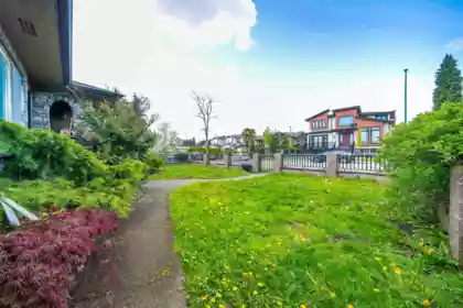 Hot Tub / Spa Photo of 4516 Parker Street, Burnaby, BC