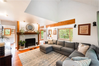 733 Windjammer Road, Bowen Island, BC, Bowen Island — Single Family Residence for sale