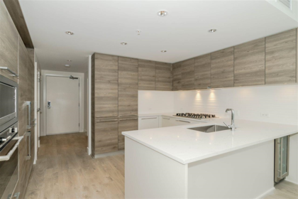 1907 7388 Kingsway, Burnaby, BC, Burnaby — Apartment/Condo for sale