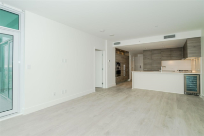 1907 7388 Kingsway, Burnaby, BC, Burnaby — Apartment/Condo for sale