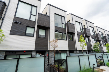 210 650 E 2nd Street, North Vancouver, BC, North Vancouver — Townhouse for sale