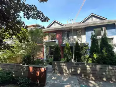 2073 E Pender Street, Vancouver, BC, Vancouver — Half Duplex for sale