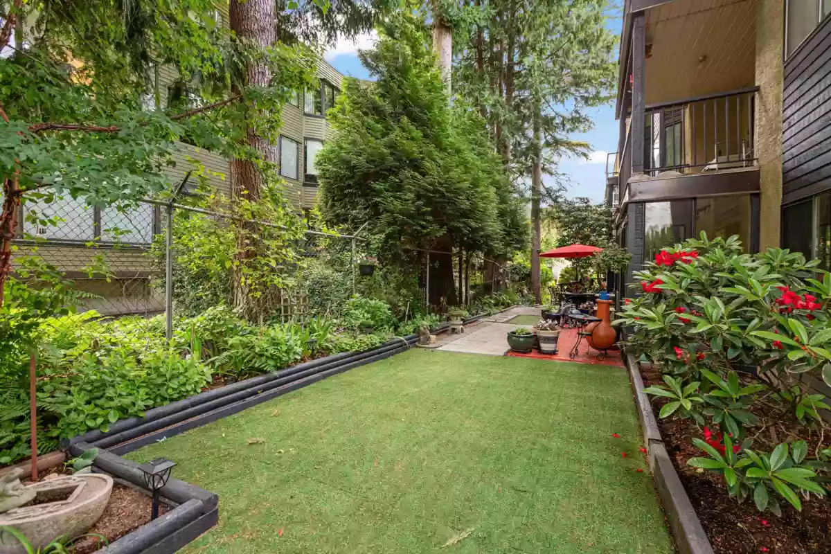 Backyard Photo of 204 1458 Blackwood Street, White Rock, BC
